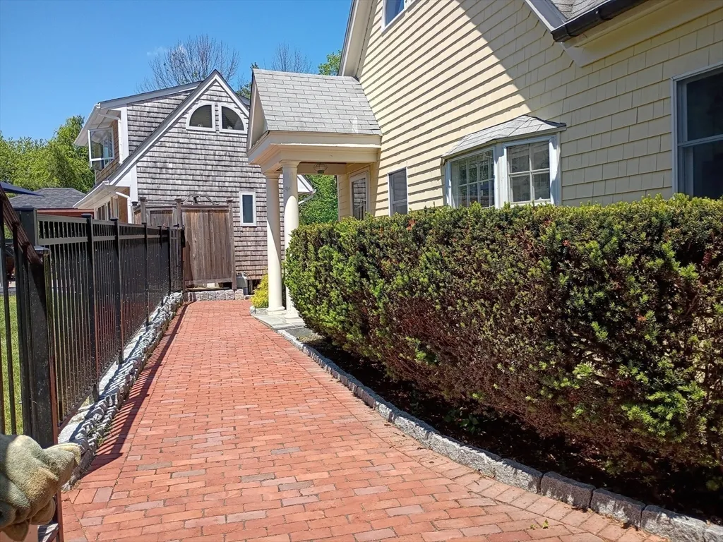 3 bed, 2 bath apartment for rent at 106R Main, Byfield — photo 4 of 32