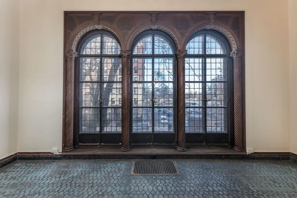 1 bed, 1.5 bath apartment for rent at 107 Beacon St Unit 3, Back Bay — photo 4 of 26