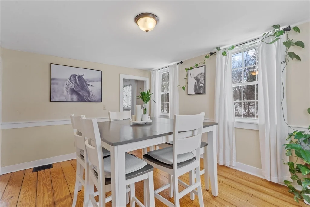 3 bed, 1 bath apartment for rent at 107 Boston Rd, Sutton — photo 4 of 24