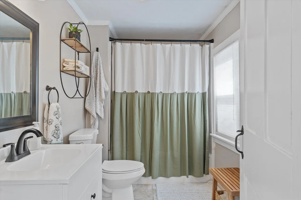 3 bed, 1 bath apartment for rent at 107 Boston Rd, Sutton — photo 2 of 24