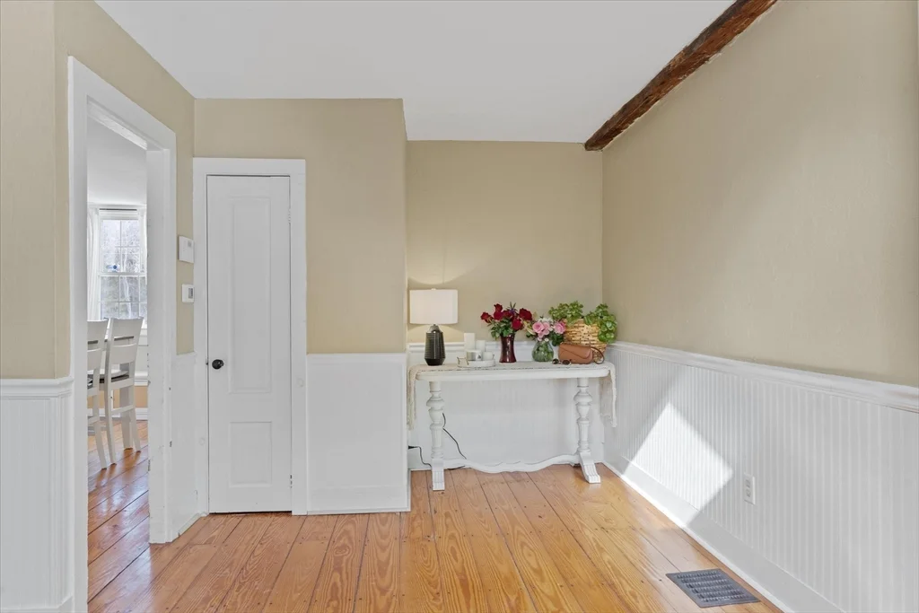 3 bed, 1 bath apartment for rent at 107 Boston Rd, Sutton — photo 5 of 24