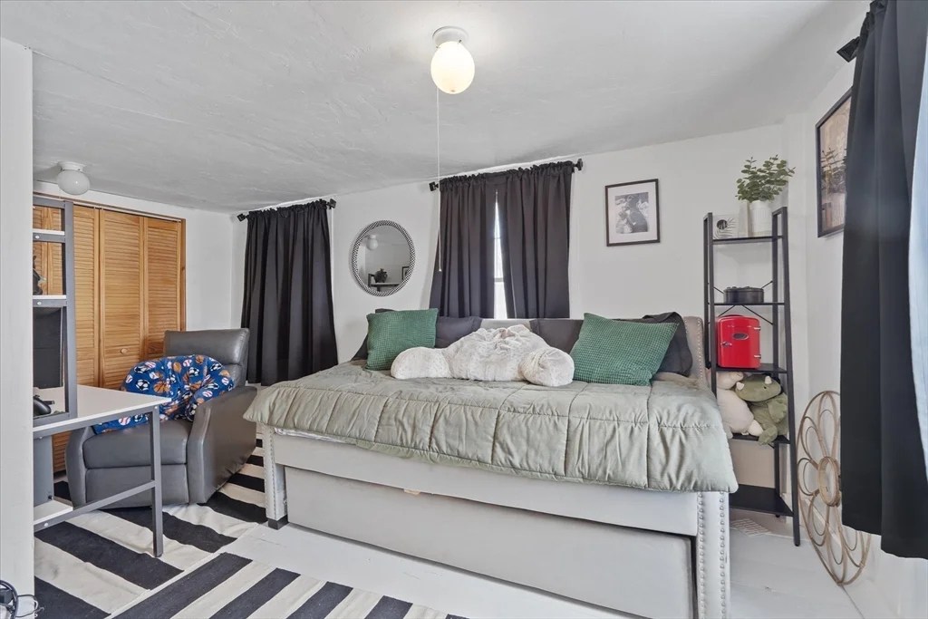 3 bed, 1 bath apartment for rent at 107 Boston Rd, Sutton — photo 23 of 24