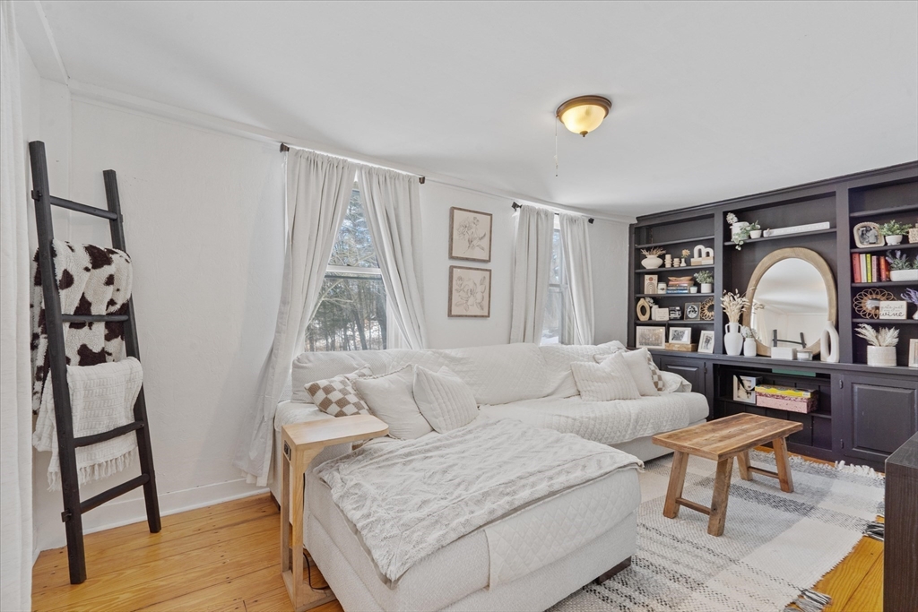 3 bed, 1 bath apartment for rent at 107 Boston Rd Unit 1, Sutton — photo 9 of 24