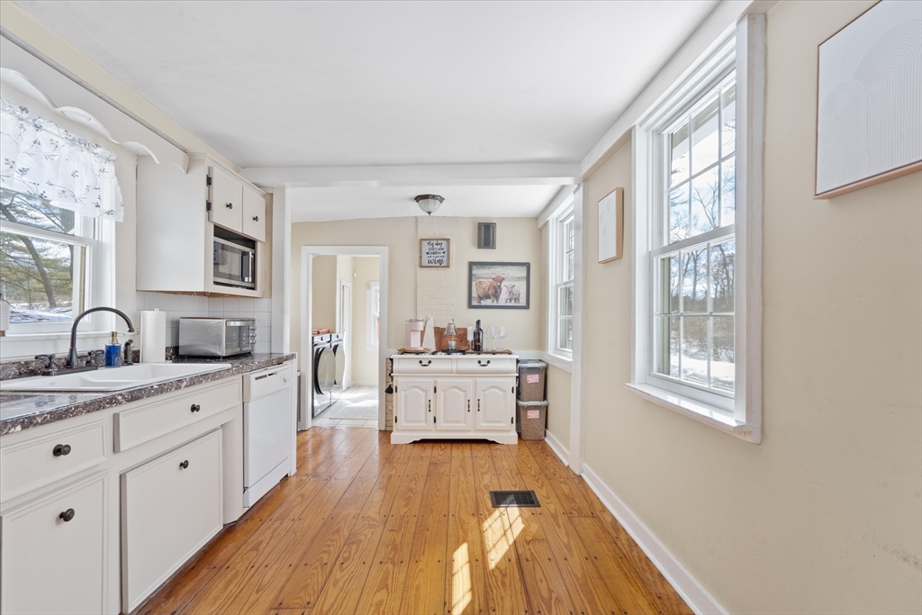 3 bed, 1 bath apartment for rent at 107 Boston Rd Unit 1, Sutton — photo 7 of 24