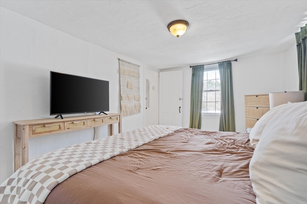3 bed, 1 bath apartment for rent at 107 Boston Rd Unit 1, Sutton — photo 12 of 24