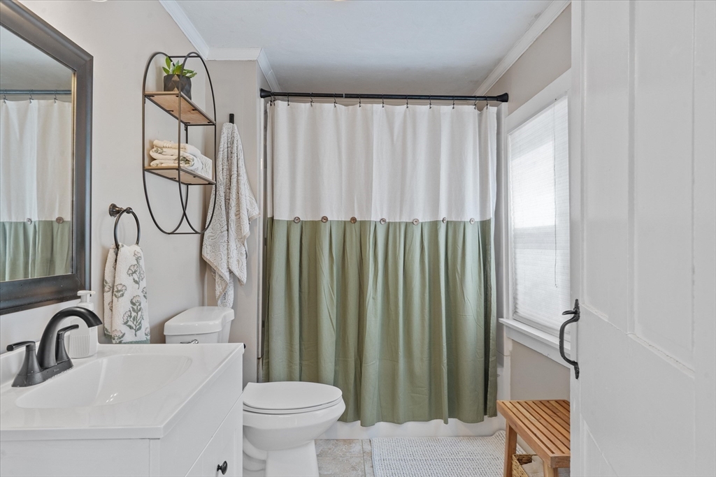 3 bed, 1 bath apartment for rent at 107 Boston Rd Unit 1, Sutton — photo 3 of 24
