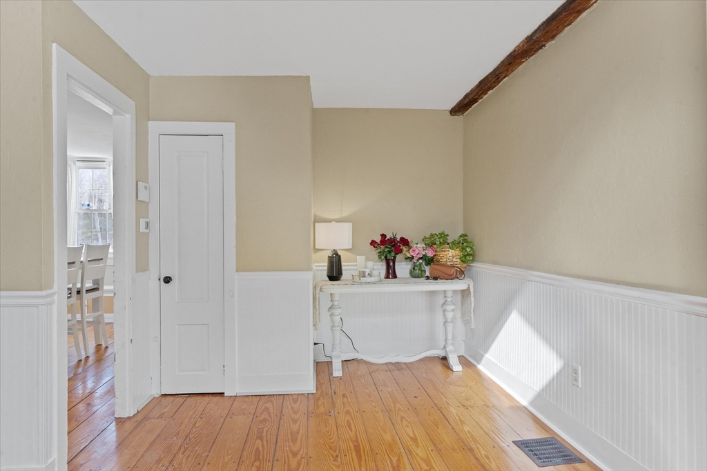 3 bed, 1 bath apartment for rent at 107 Boston Rd Unit 1, Sutton — photo 6 of 24