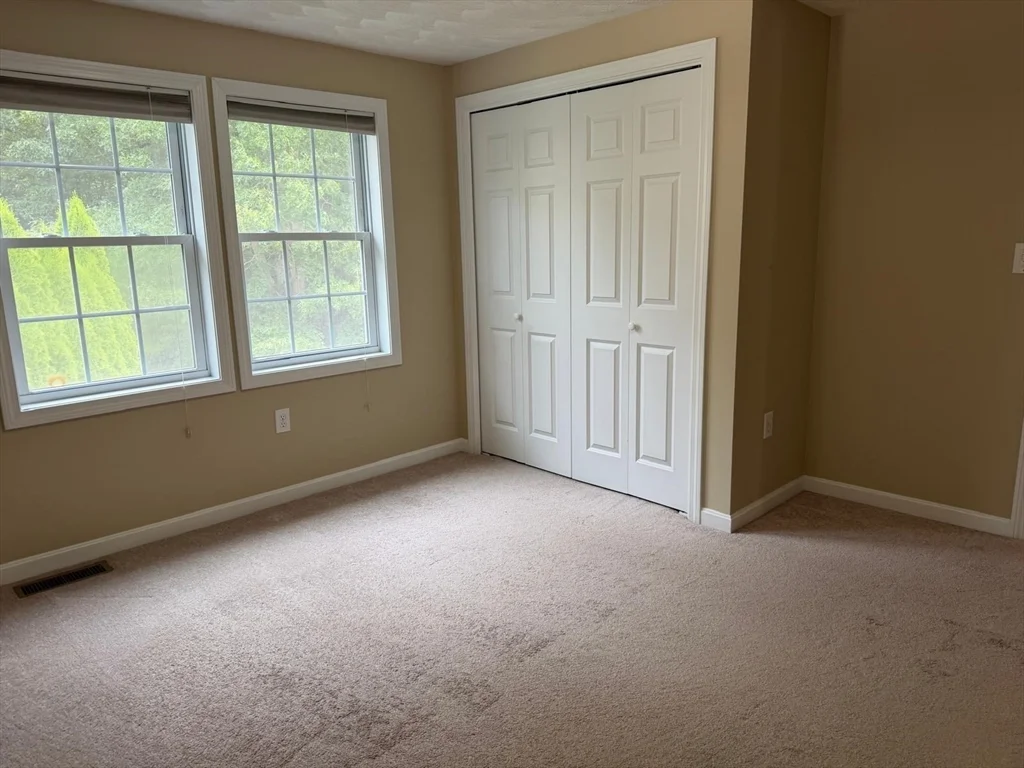 3 bed, 1 bath apartment for rent at 107 Charant Rd, Lowell — photo 12 of 21
