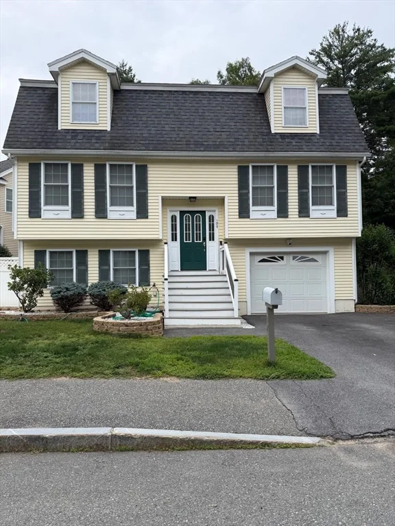 3 bed, 1 bath apartment for rent at 107 Charant Rd, Lowell — photo 2 of 21