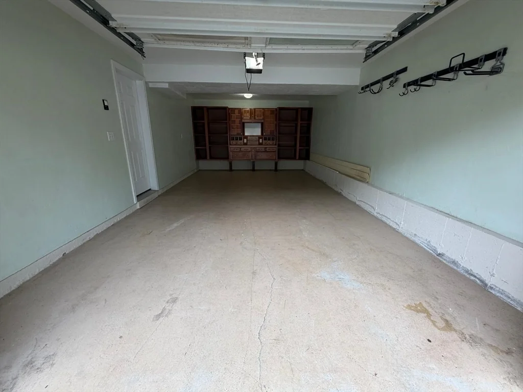 3 bed, 1 bath apartment for rent at 107 Charant Rd, Lowell — photo 16 of 21