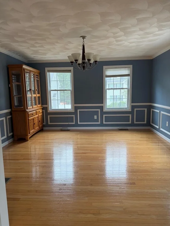 3 bed, 1 bath apartment for rent at 107 Charant Rd, Lowell — photo 4 of 21