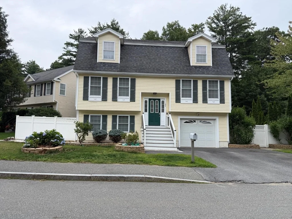 3 bed, 1 bath apartment for rent at 107 Charant Rd, Lowell