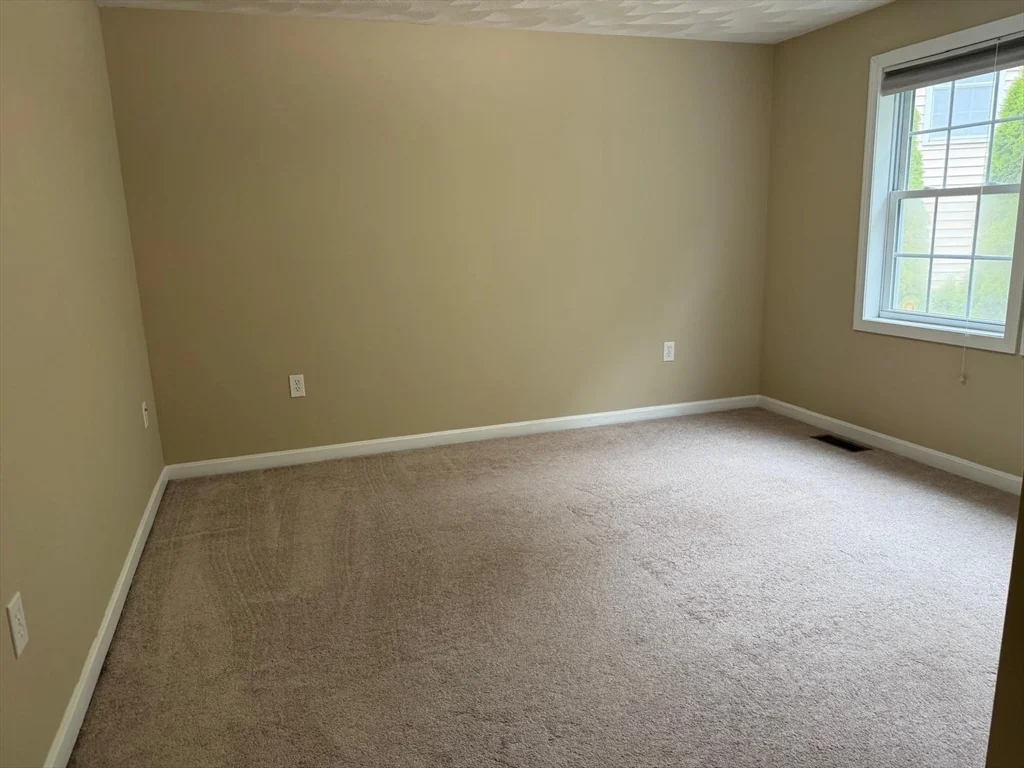 3 bed, 1 bath apartment for rent at 107 Charant Rd, Lowell — photo 13 of 21