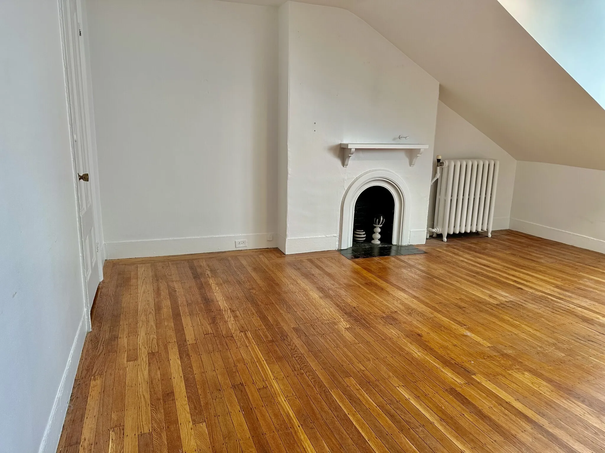 Studio bed, 1 bath apartment for rent at 107 Charles St Unit 5L, Beacon Hill — photo 2 of 19