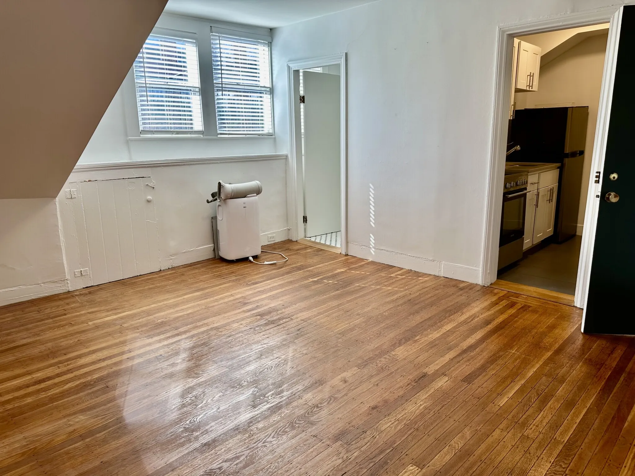 Studio bed, 1 bath apartment for rent at 107 Charles St Unit 5L, Beacon Hill — photo 3 of 19