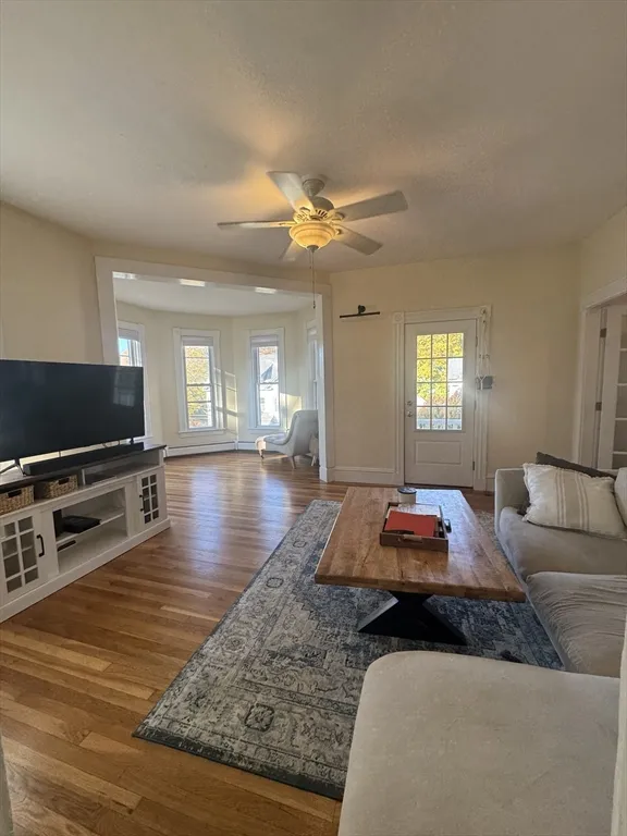 3 bed, 1 bath apartment for rent at 107 Chestnut St Unit 2R, Haverhill — photo 1 of 12