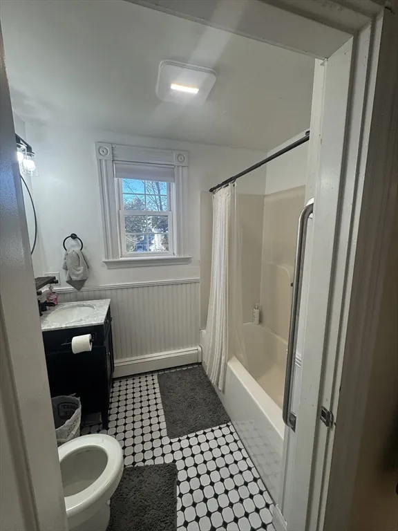 3 bed, 1 bath apartment for rent at 107 Chestnut St Unit 2R, Haverhill — photo 8 of 12