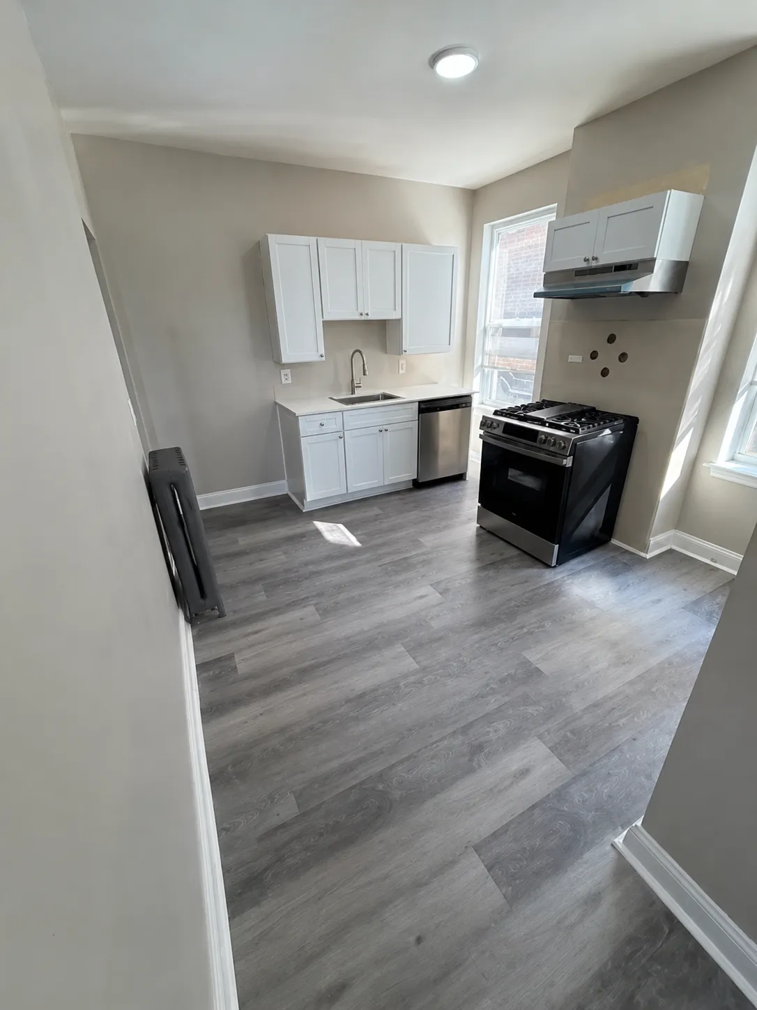 3 bed, 1 bath apartment for rent at 107 Columbia Ter Unit 2, Dorchester — photo 2 of 11