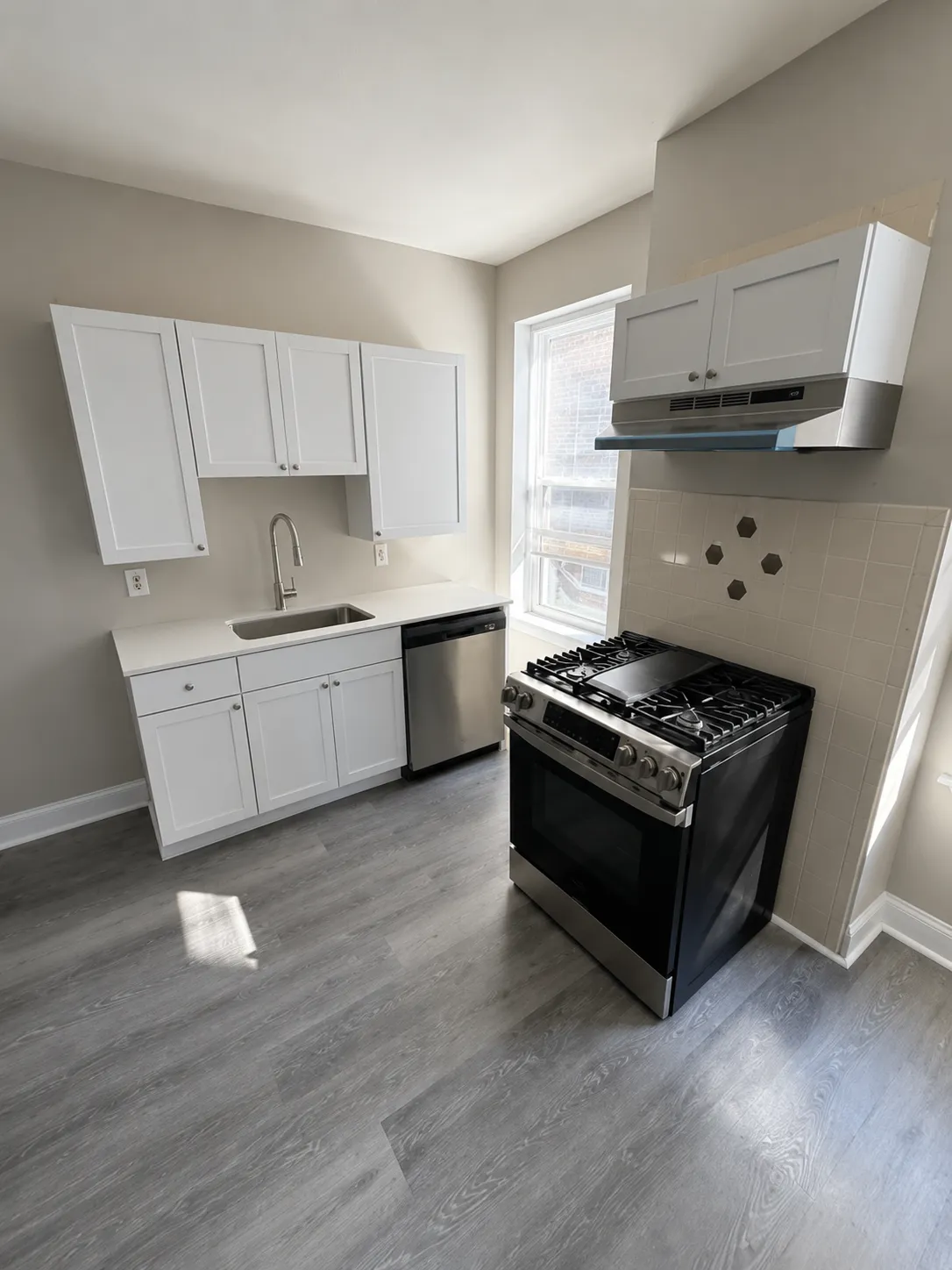 3 bed, 1 bath apartment for rent at 107 Columbia Ter Unit 2, Dorchester