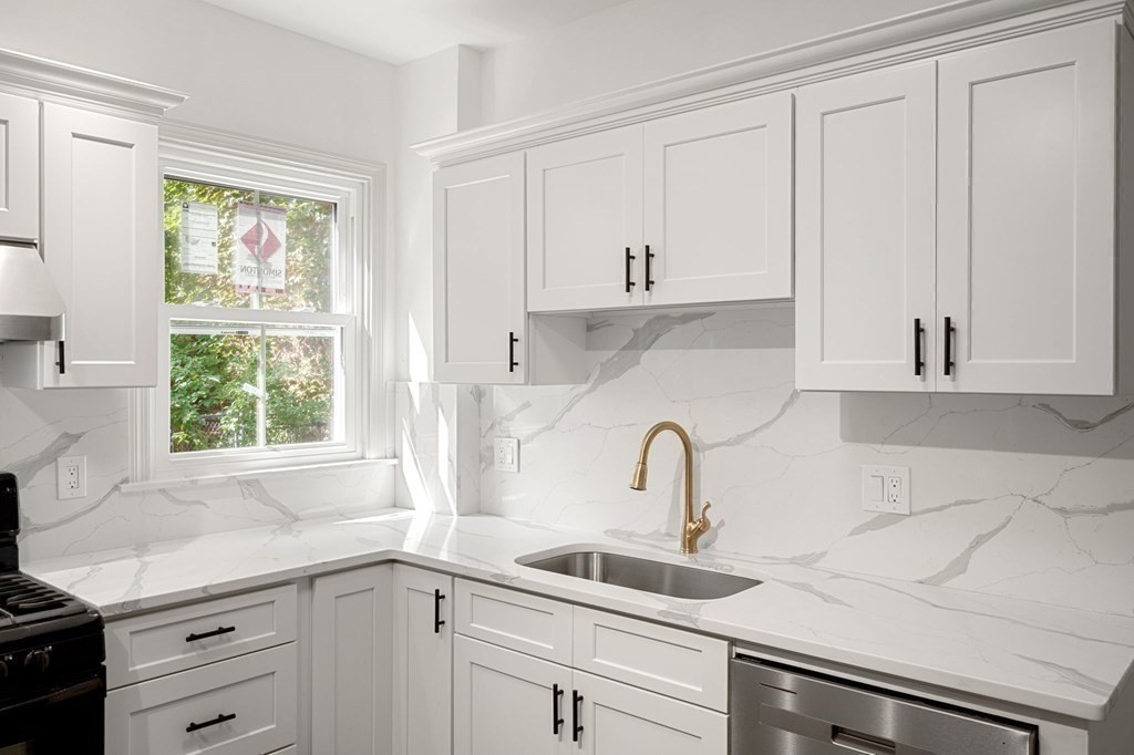5 bed, 4+ bath apartment for rent at 107 Ellery St, Harvard Square — photo 9 of 35