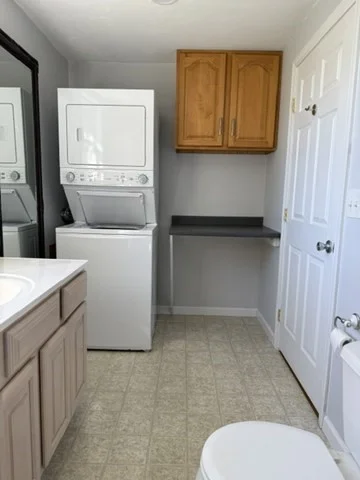 1 bed, 1 bath apartment for rent at 107 Elmwood St Unit 2, Auburn — photo 20 of 23