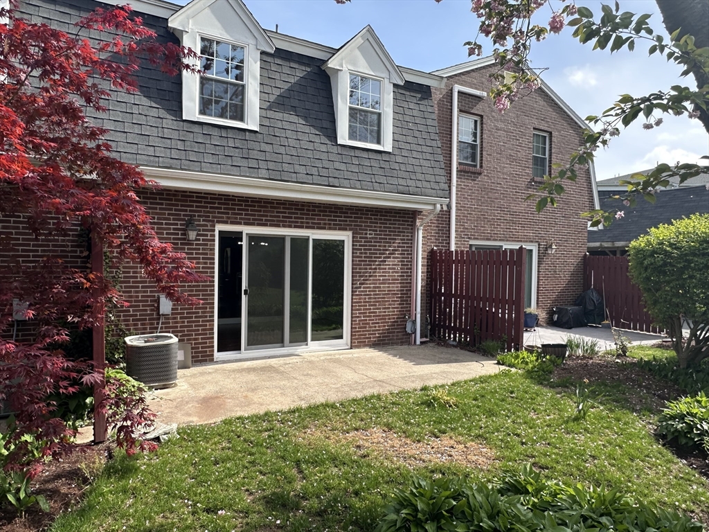 2 bed, 1 bath apartment for rent at 107 Erin Rd Unit 107, Stoughton — photo 14 of 28