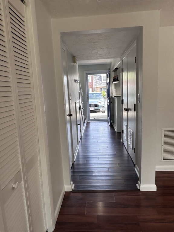 2 bed, 1 bath apartment for rent at 107 Erin Rd Unit 107, Stoughton — photo 6 of 28