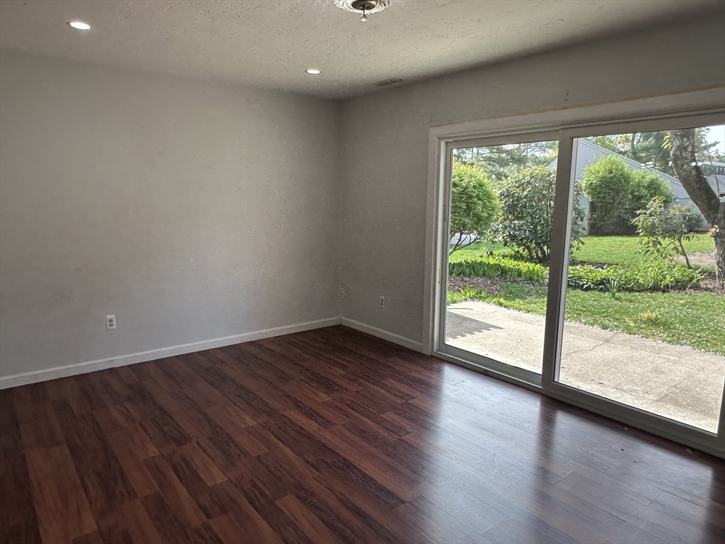 2 bed, 1 bath apartment for rent at 107 Erin Rd Unit 107, Stoughton — photo 12 of 28