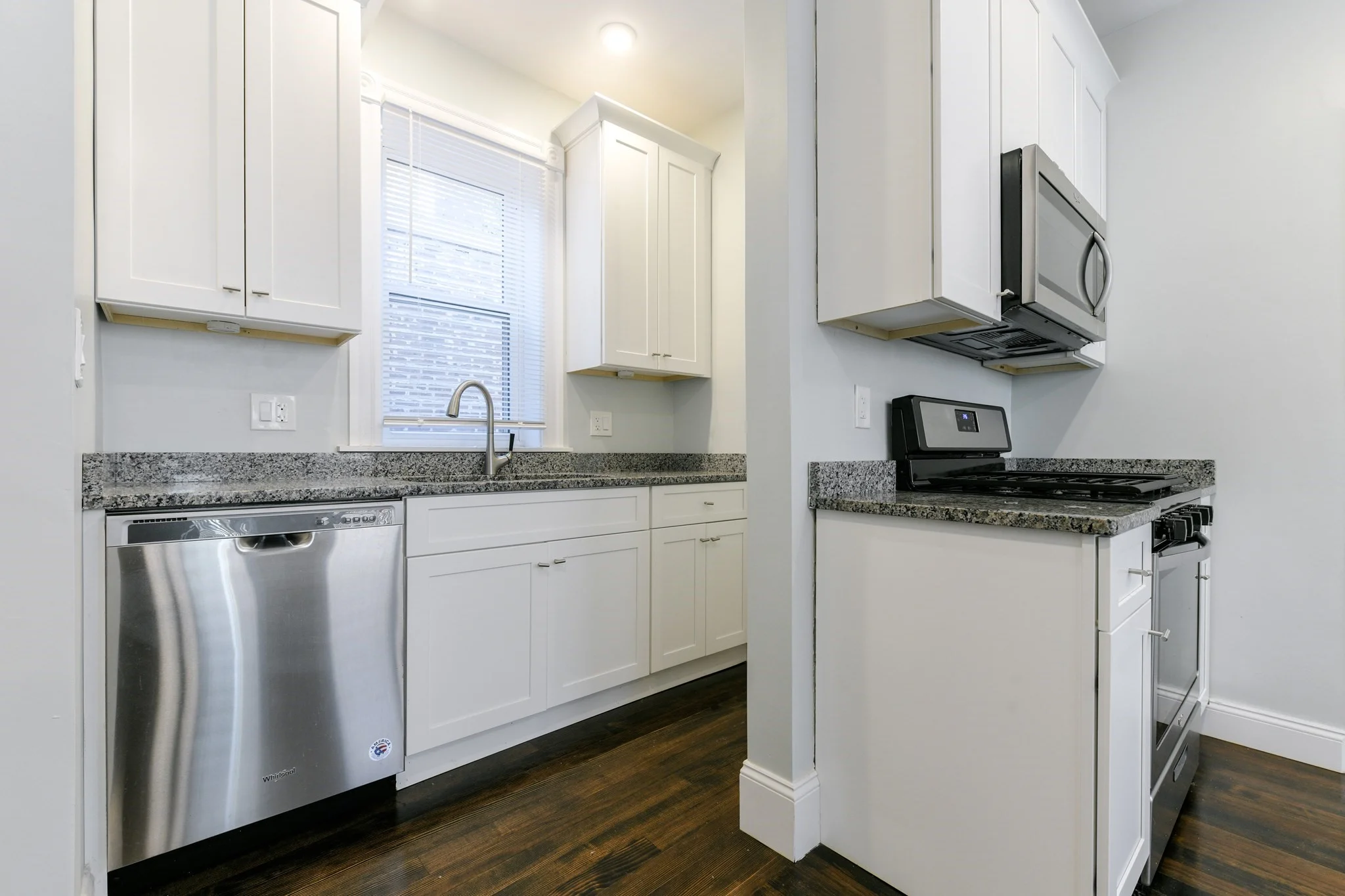 4 bed, 2 bath apartment for rent at 107 Harrishof St Unit 2, Roxbury — photo 3 of 14