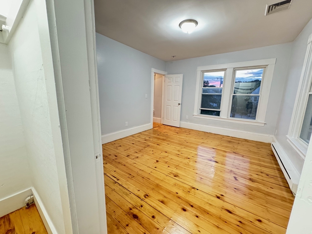 4 bed, 1 bath apartment for rent at 107 Harrison St Unit 2, Leominster — photo 18 of 26
