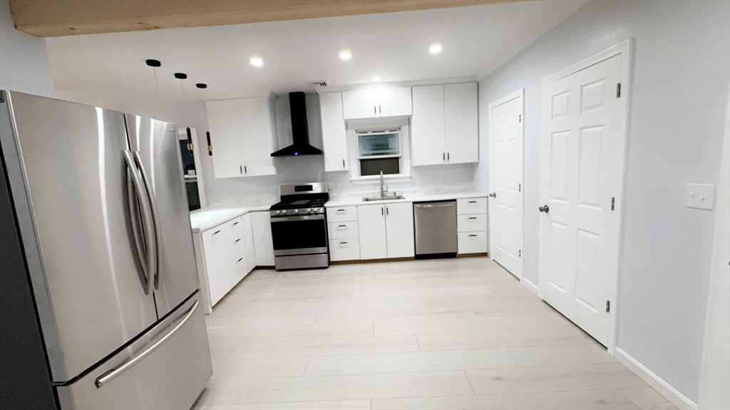 4 bed, 1 bath apartment for rent at 107 Harrison St Unit 2, Leominster — photo 23 of 26