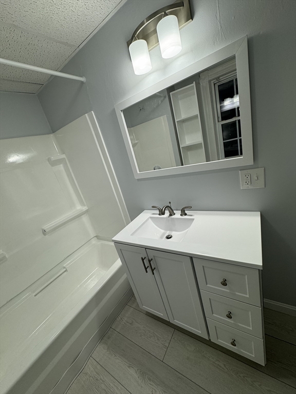 4 bed, 1 bath apartment for rent at 107 Harrison St Unit 2, Leominster — photo 25 of 26