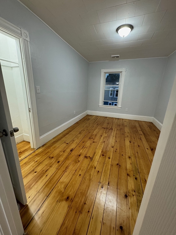 4 bed, 1 bath apartment for rent at 107 Harrison St Unit 2, Leominster — photo 13 of 26