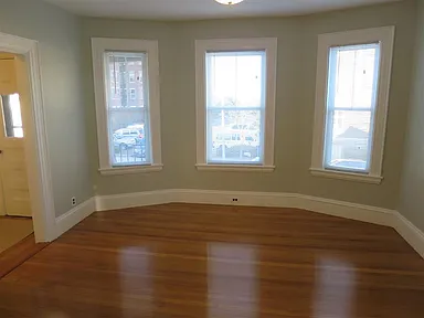 3 bed, 1 bath apartment for rent at 107 Highland Ave Unit 2, Winter Hill — photo 4 of 8