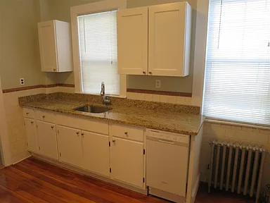 3 bed, 1 bath apartment for rent at 107 Highland Ave Unit 2, Winter Hill — photo 6 of 8