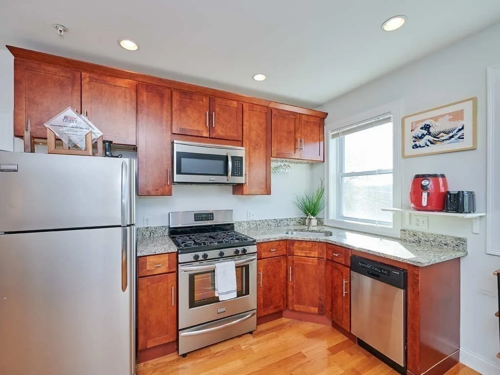 1 bed, 1 bath apartment for rent at 107 Highland Ave Unit 8, Salem — photo 2 of 10