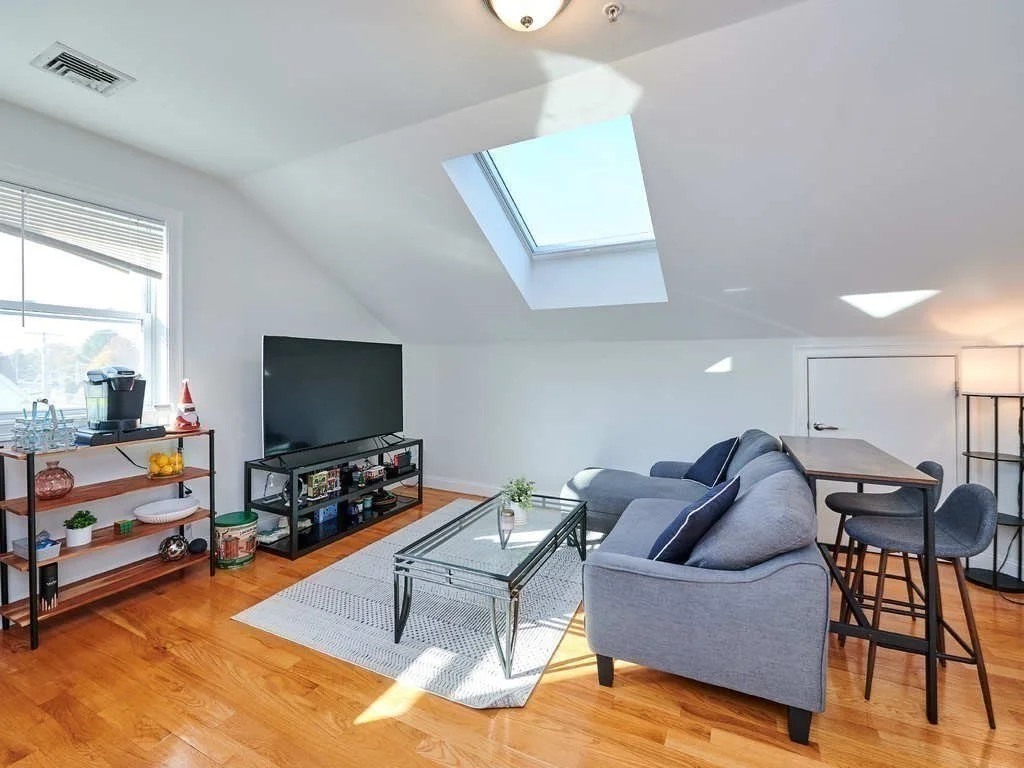1 bed, 1 bath apartment for rent at 107 Highland Ave Unit 8, Salem — photo 4 of 10