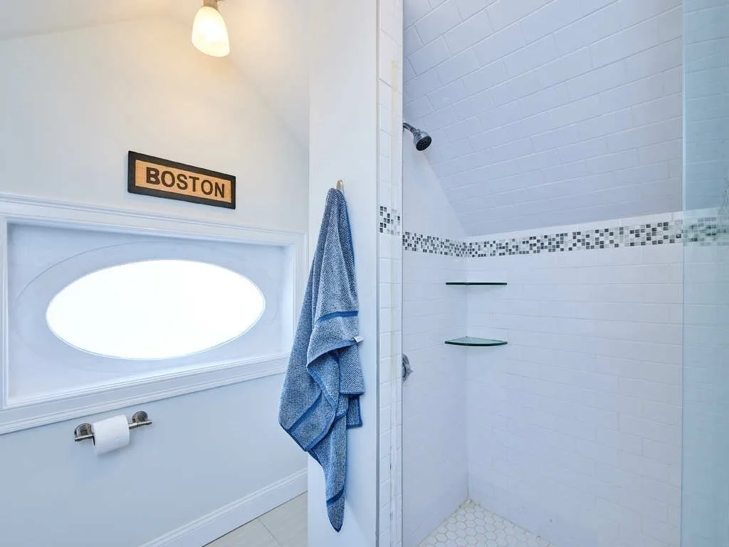 1 bed, 1 bath apartment for rent at 107 Highland Ave Unit 8, Salem — photo 9 of 10