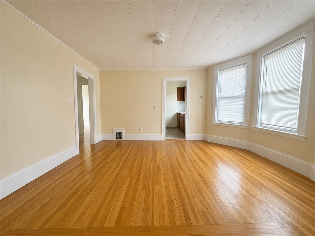3 bed, 1 bath apartment for rent at 107 Jefferson St Unit 3, Lynn