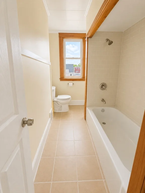 3 bed, 1 bath apartment for rent at 107 Jefferson St Unit 3, Lynn — photo 6 of 6