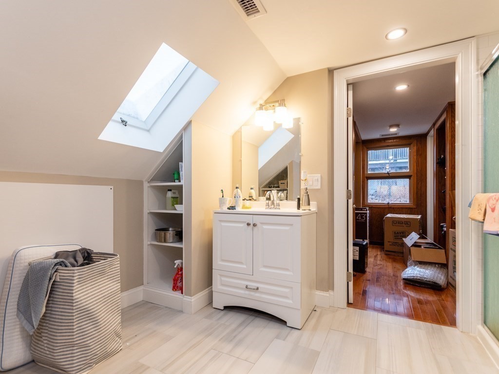 4 bed, 2 bath apartment for rent at 107 Kenrick St Unit 107, Brighton — photo 8 of 17