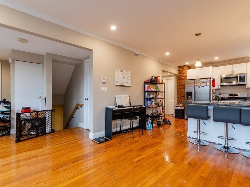 4 bed, 2 bath apartment for rent at 107 Kenrick St Unit 107, Brighton — photo 10 of 17