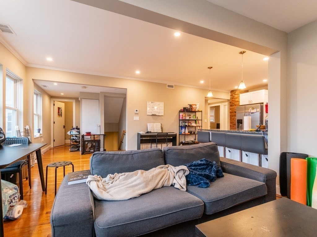 4 bed, 2 bath apartment for rent at 107 Kenrick St Unit 107, Brighton — photo 5 of 17