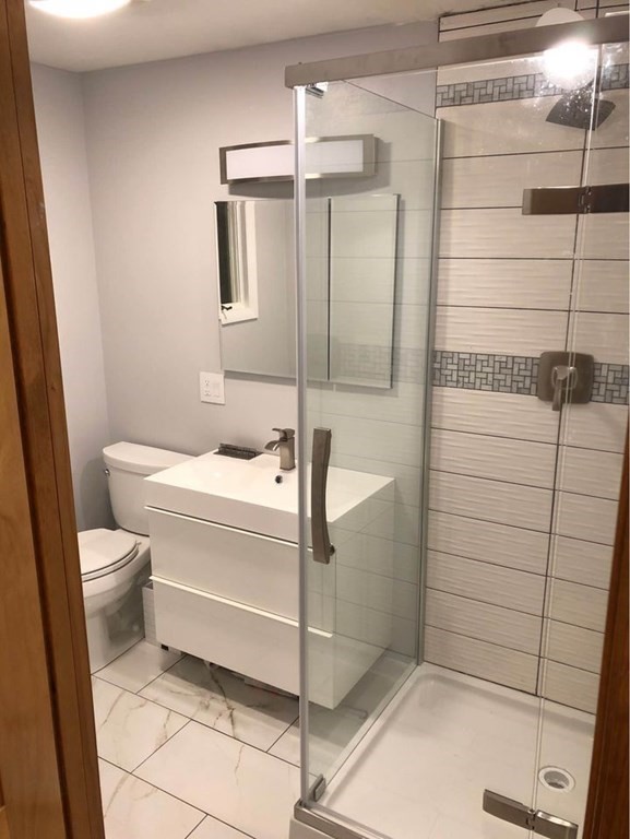 3 bed, 2 bath apartment for rent at 107 Lexington St, Burlington — photo 8 of 27