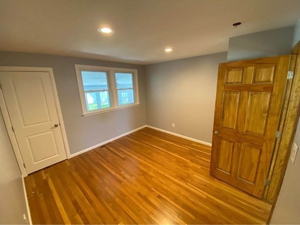 3 bed, 2 bath apartment for rent at 107 Lexington St, Burlington — photo 25 of 27