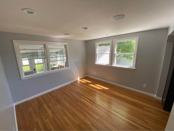 3 bed, 2 bath apartment for rent at 107 Lexington St, Burlington — photo 23 of 27