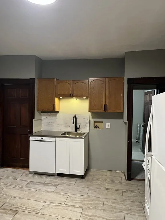 3 bed, 1 bath apartment for rent at 107 Marlboro St Unit 2, Chelsea — photo 9 of 12