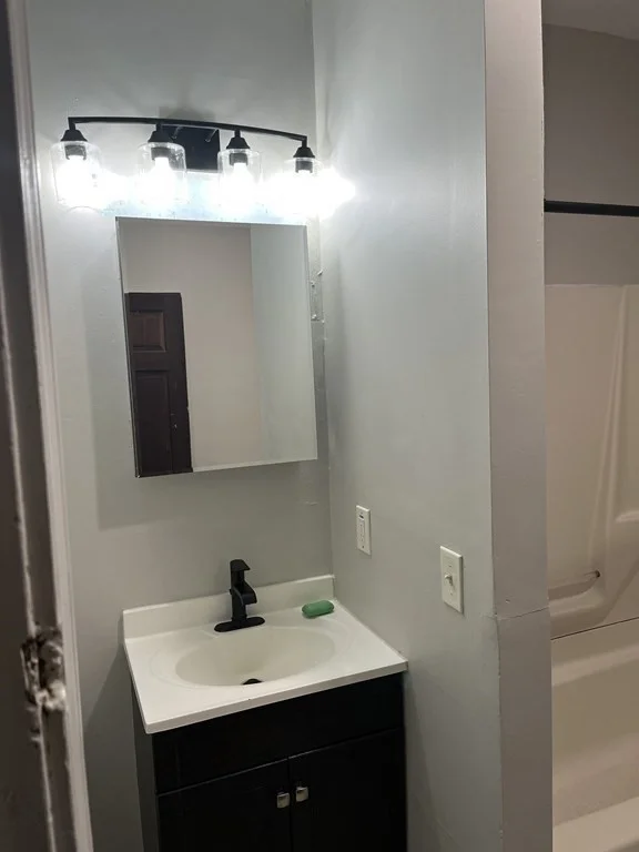 3 bed, 1 bath apartment for rent at 107 Marlboro St Unit 2, Chelsea — photo 12 of 12