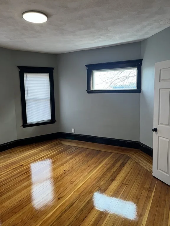 3 bed, 1 bath apartment for rent at 107 Marlboro St Unit 2, Chelsea — photo 2 of 12