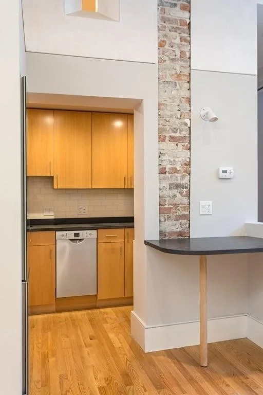 Studio bed, 1 bath apartment for rent at 107 N St Unit B, South Boston — photo 5 of 20